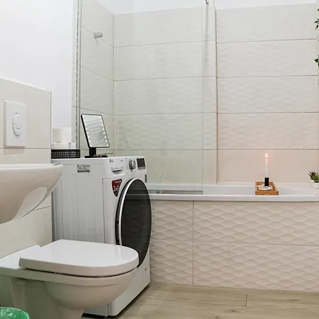 Amalia - Quiet 1Br Apartment With Parking & Wi-Fi Bucarest Esterno foto