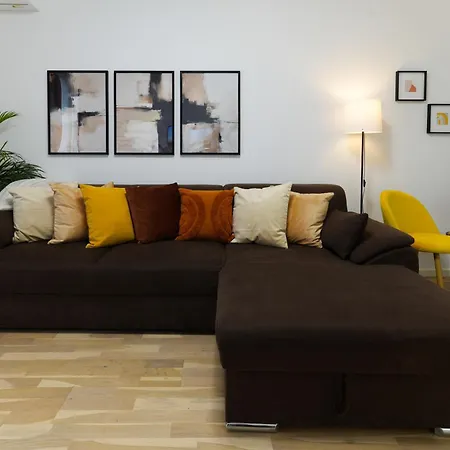 Amalia - Quiet 1Br Apartment With Parking & Wi-Fi Bucarest Esterno foto