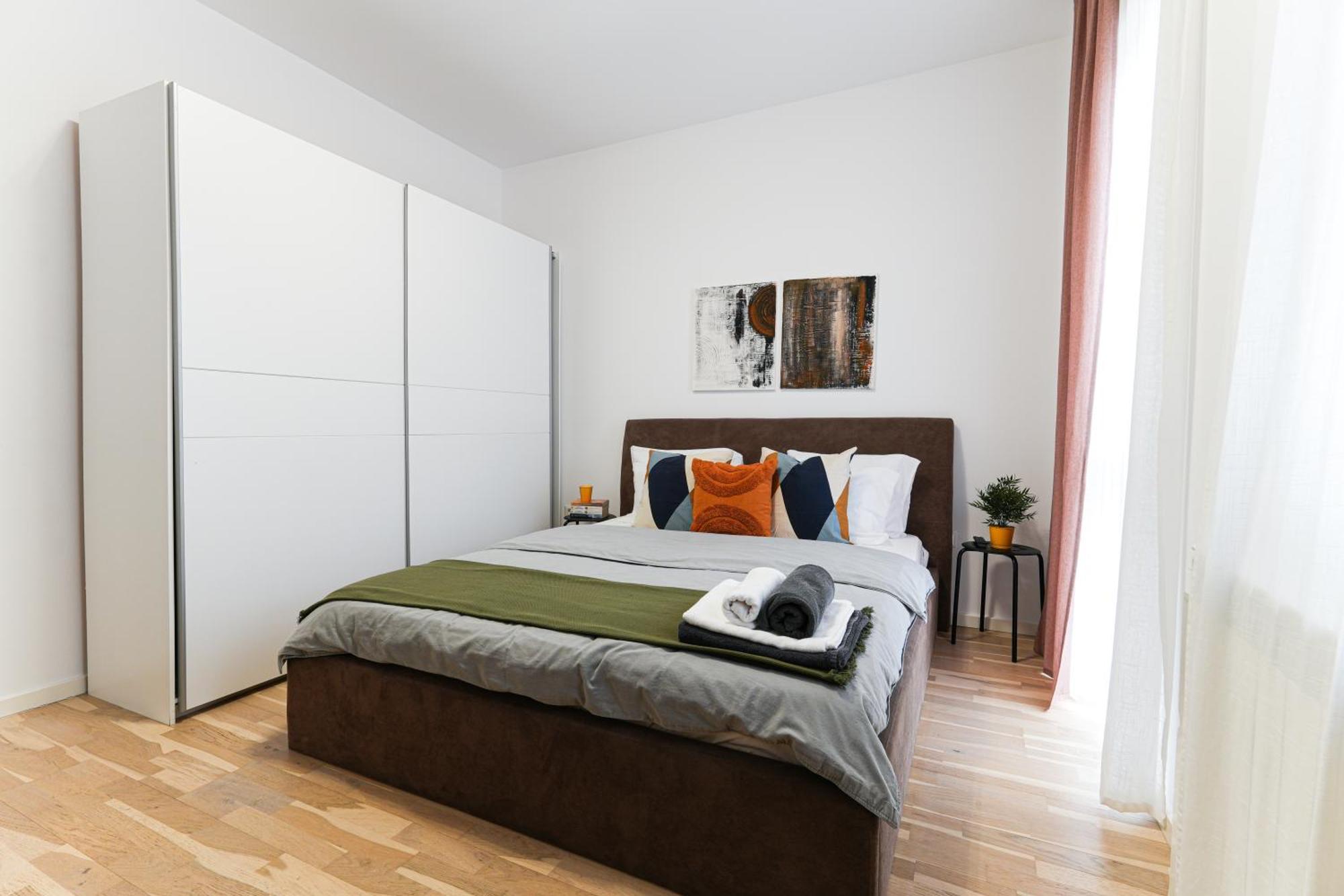 Amalia - Quiet 1br With Parking & Wi-fi * בוקרשט