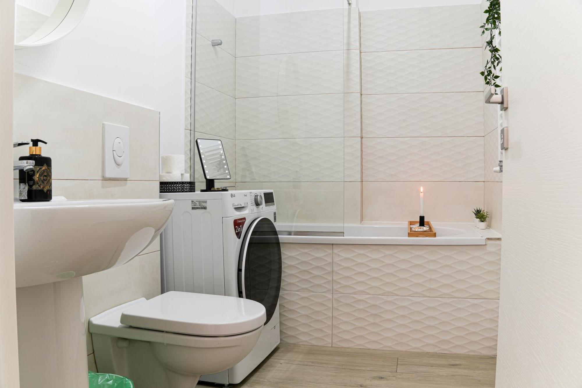 Amalia - Quiet 1br With Parking & Wi-fi *