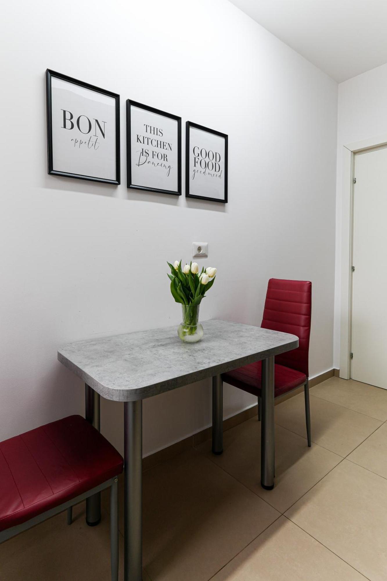 Amalia - Quiet 1br With Parking & Wi-fi בוקרשט