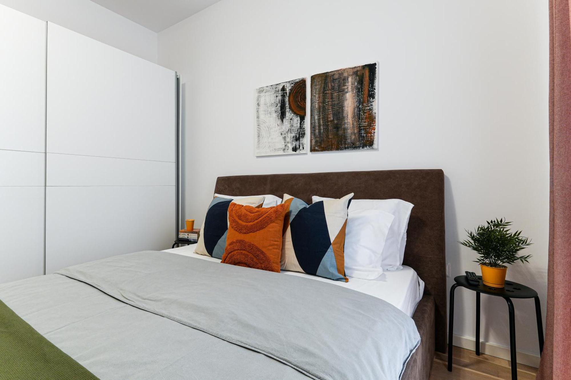 Amalia - Quiet 1br With Parking & Wi-fi * בוקרשט