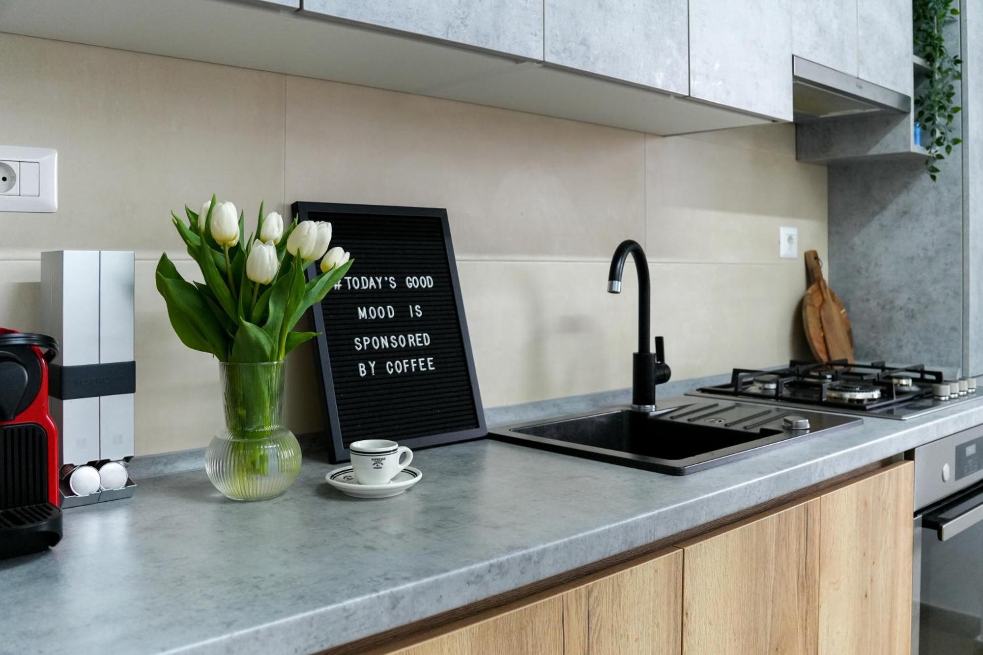 Amalia - Quiet 1br With Parking & Wi-fi *